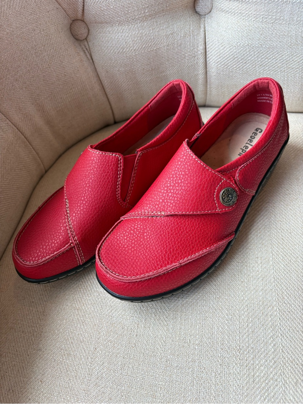 Geoleleph Red Comfort Loafers Women’s Size 7.5 Slip-On Walking Shoes - Picture 2 of 13